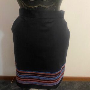 Brooks Brothers Navy Blue embroidered stripe bottom pencil skirt, size 10